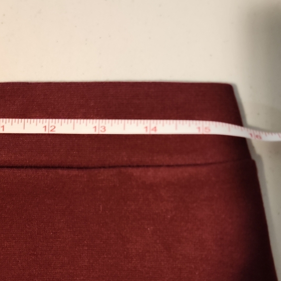 NWT Fitted Burgundy Skirt W/ Slit - Picture 2 of 6